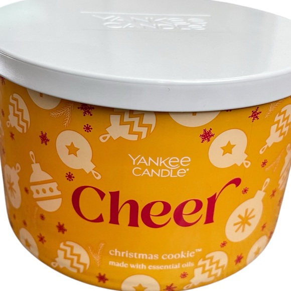 Yankee Candle | Cheer: Christmas Cookie - Picture 2 of 5